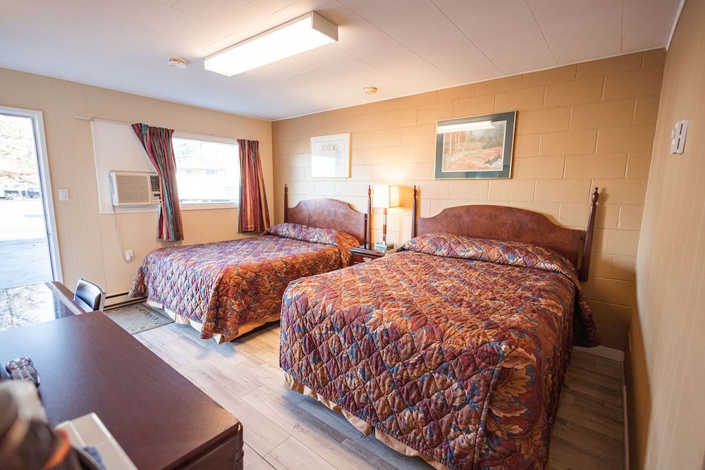 2 Queen beds Ground Floor