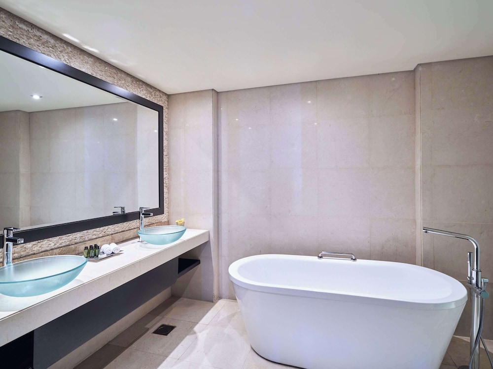 Junior Suite, 1 King Bed, Sea View