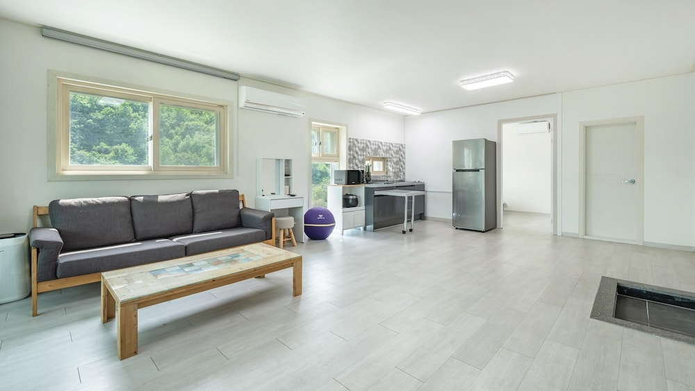Basic Room, 1 Bedroom (room202 (lily)) - Photo 10