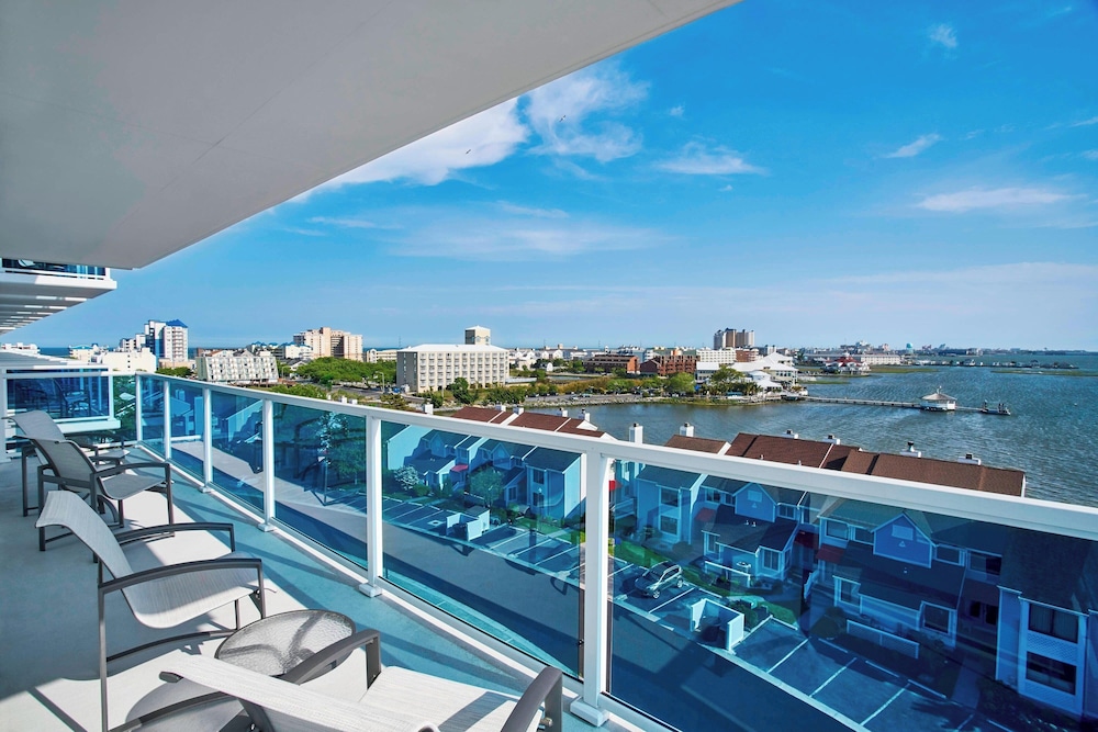 Suite, 1 Bedroom, Balcony photo 2