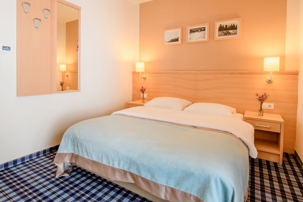 Standard Twin Room (Main Building) photo 2