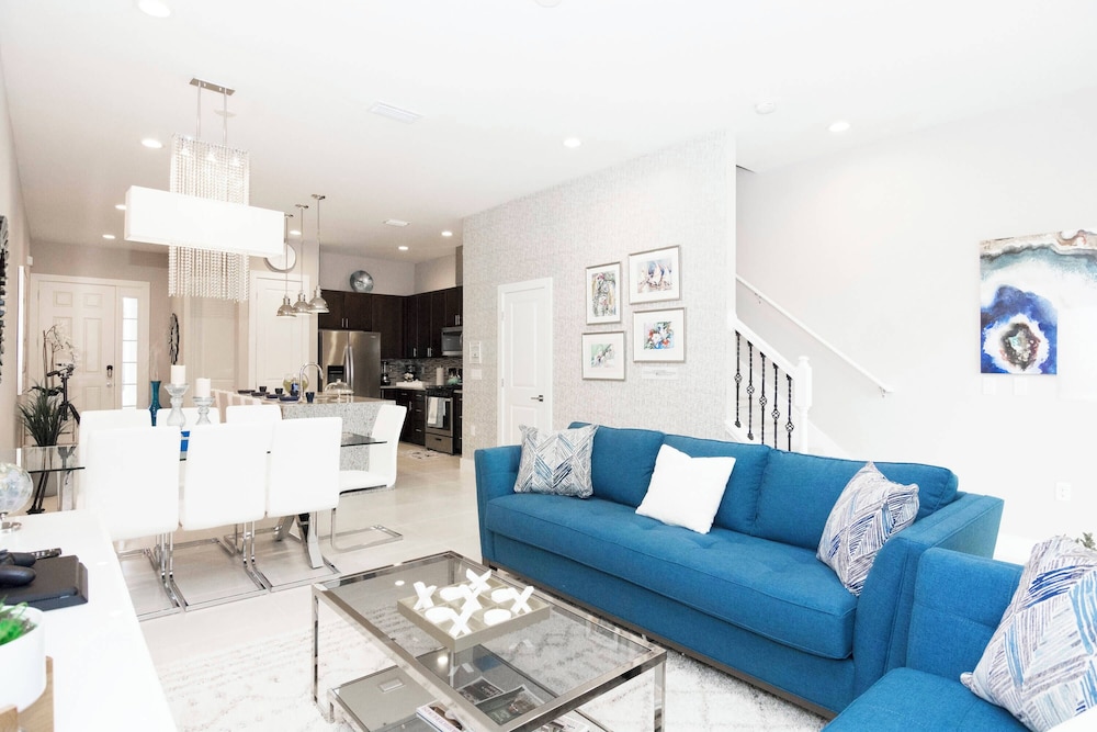 Studio (4 Bedrooms)