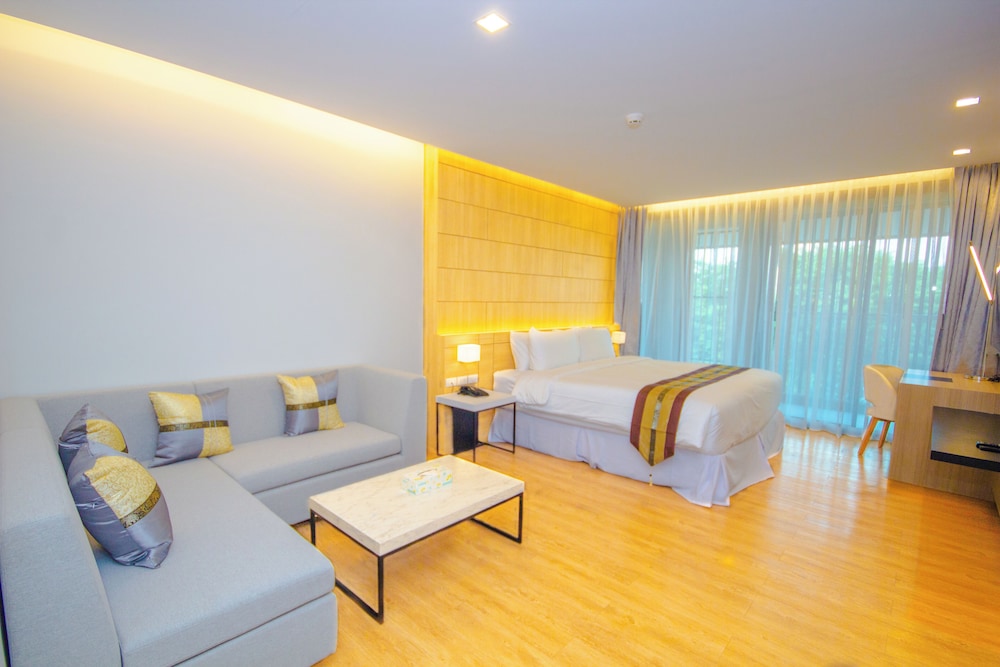 Deluxe Double Room, Balcony, City View