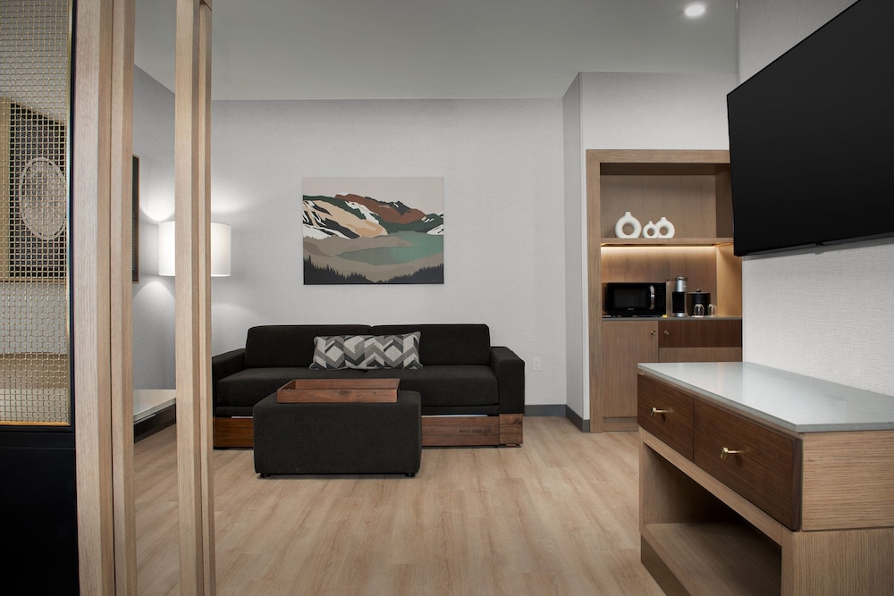 Studio, Multiple Beds (Mobility/Hearing Accessible, Tub) photo 3