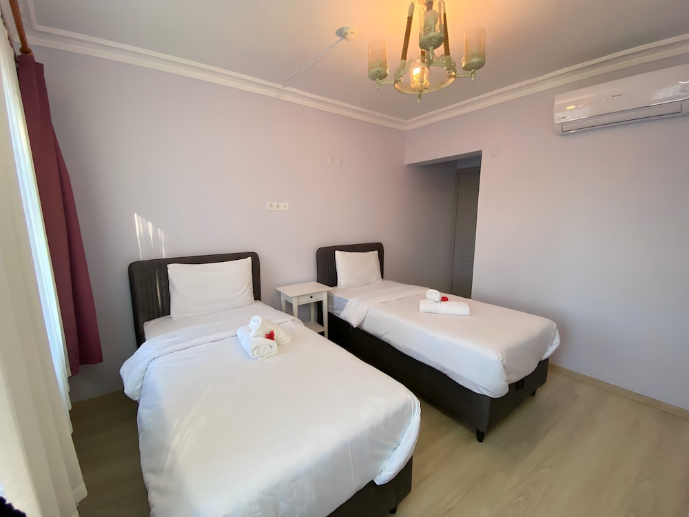 Deluxe Twin Room - Photo 2