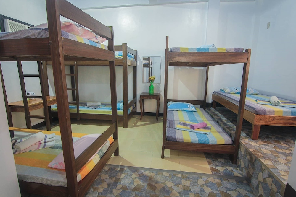 Backpacker Room For 7 photo 1