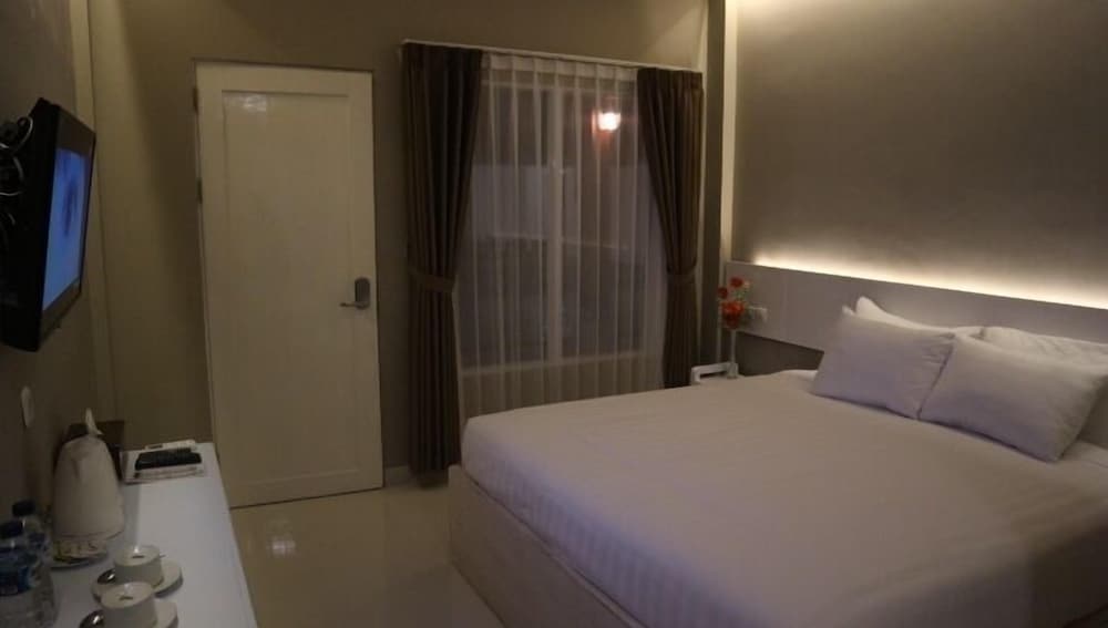 Deluxe Double Room - Photo 10