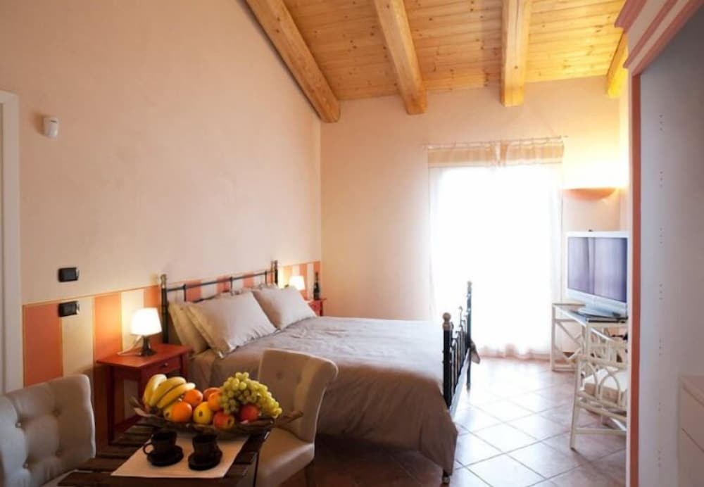 Double Room, 1 Queen Bed photo 2