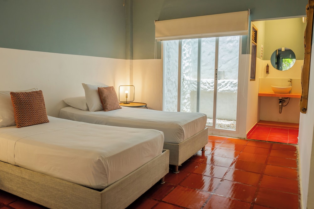 Bed in 6-Bed Female Dormitory Room photo 2