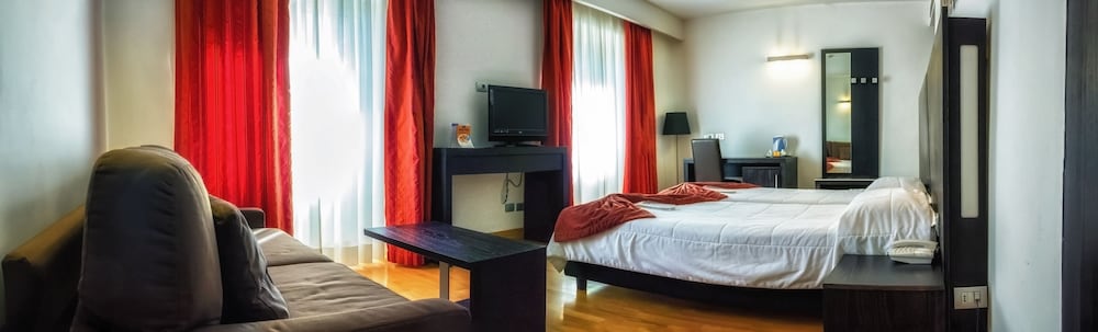 Classic Quadruple Room