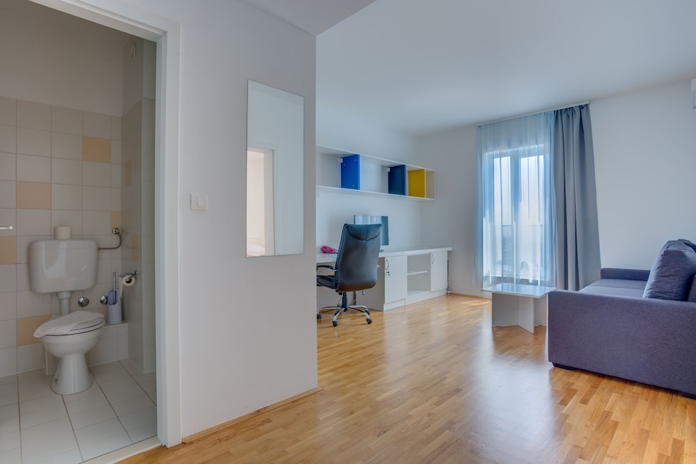 Comfort Suite photo 2