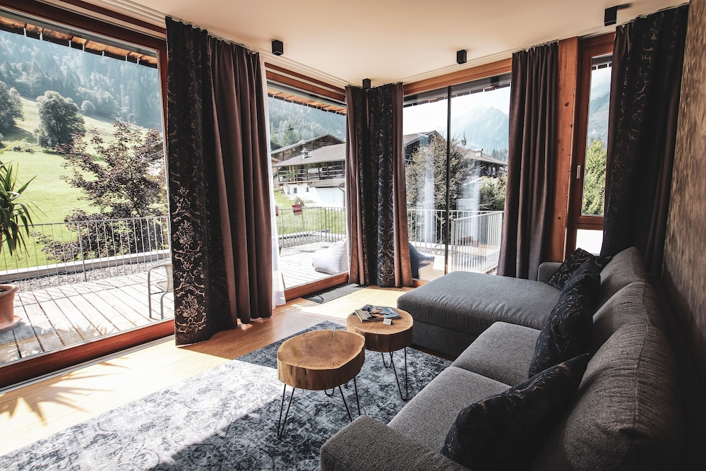 Panoramic Penthouse, 2 Bedrooms, Terrace (Sauna,AlpenGLOW) photo 1