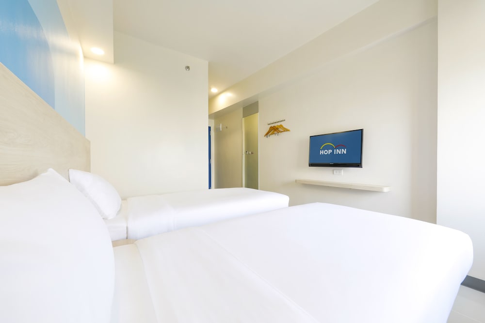 Standard Twin Room - Photo 4