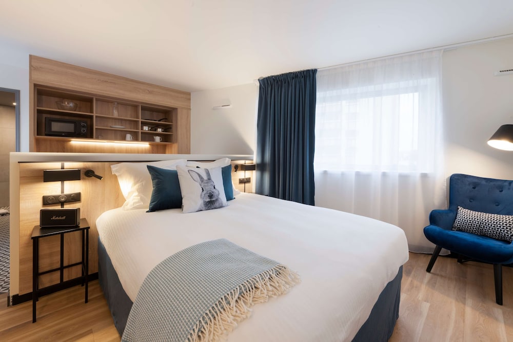 Studio, 1 Queen Bed, Bathtub (Kitchenette) - Photo 6