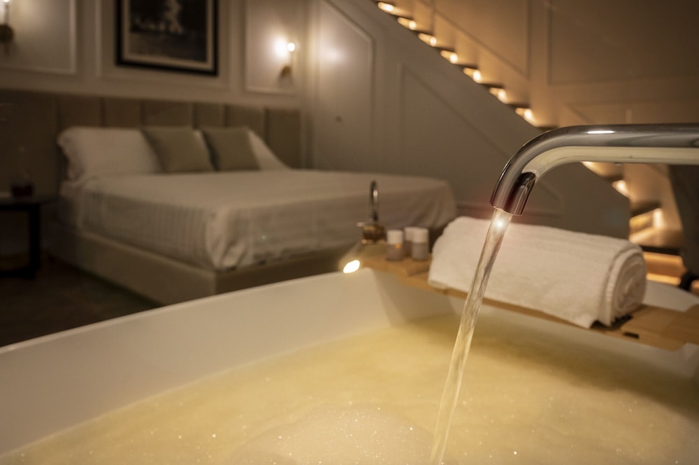 Luxury Suite photo 2