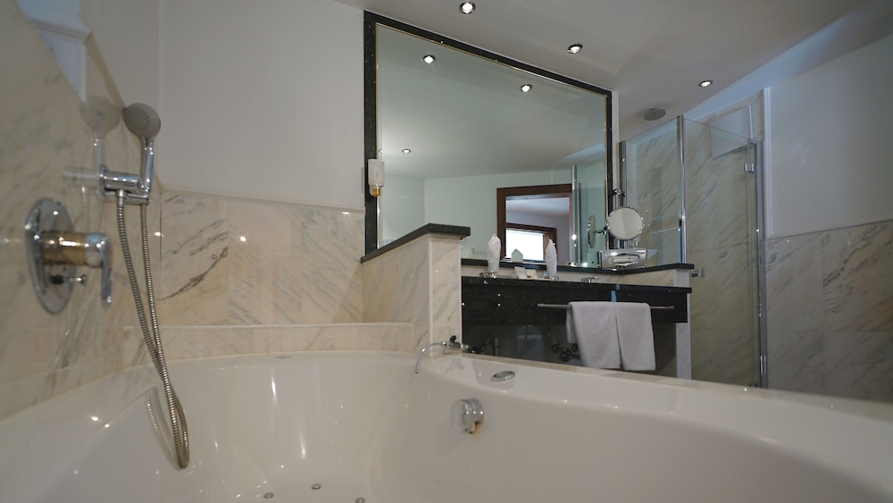 Standard Suite - Photo 2