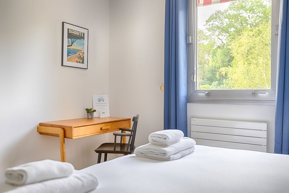 Standard Double Room - Photo 3