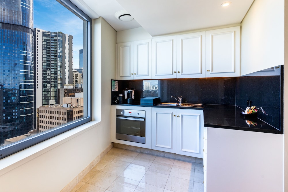 Stamford Suite - Photo 5