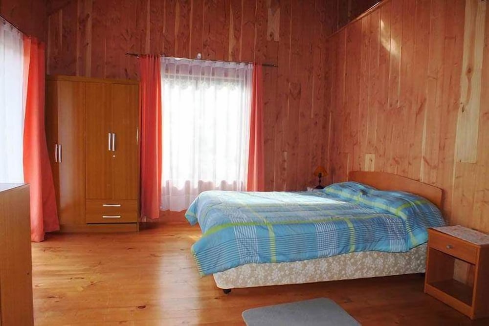 Family Cabin, 4 Bedrooms, Private Bathroom (10 people) photo 1