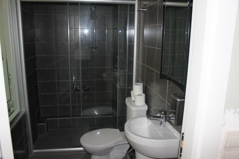 Shared Dormitory, Women only, Shared Bathroom (for 8) photo 3