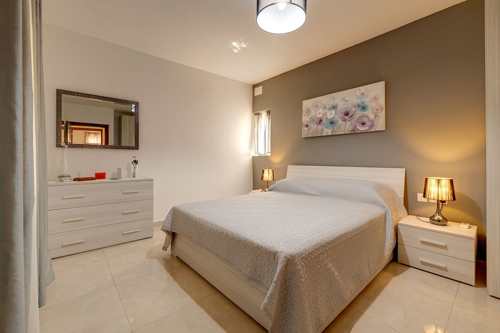Apartment (2 Bedrooms)
