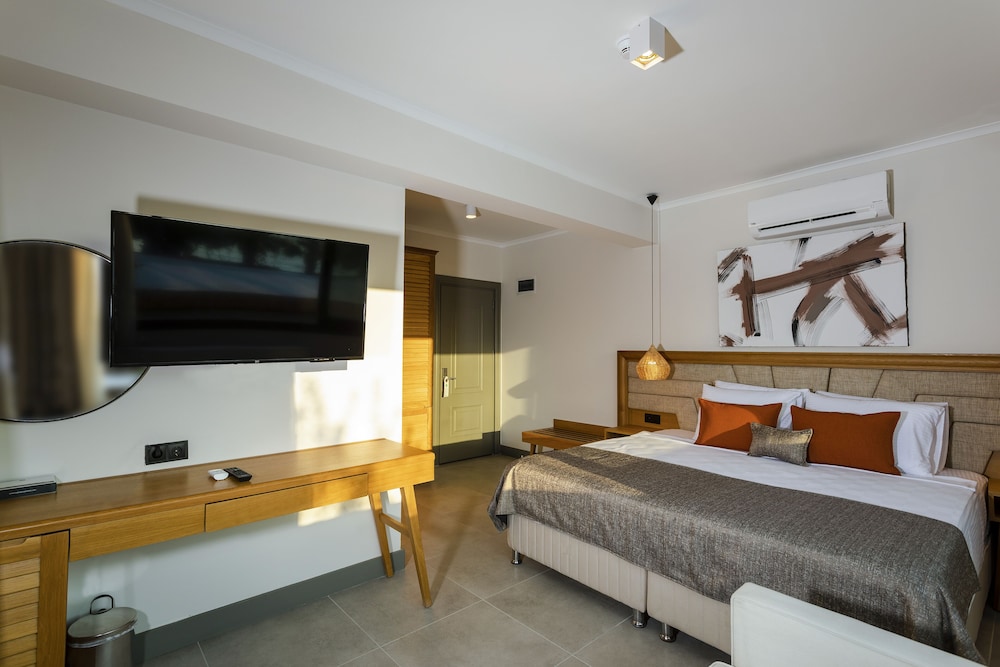 Luxury Suite, Jetted Tub, Sea View photo 1