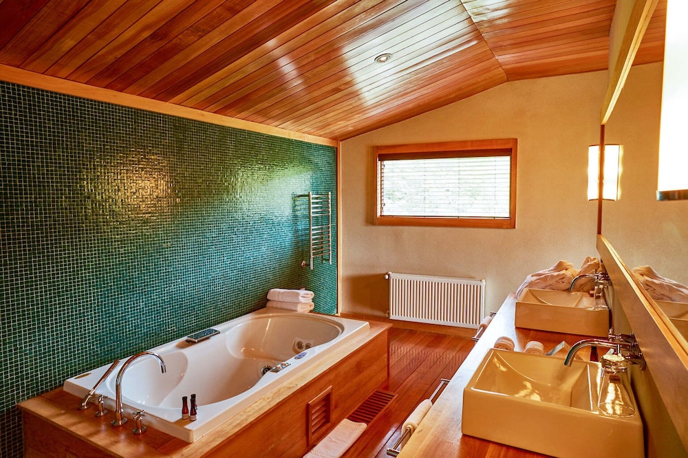 Luxury Suite photo 2