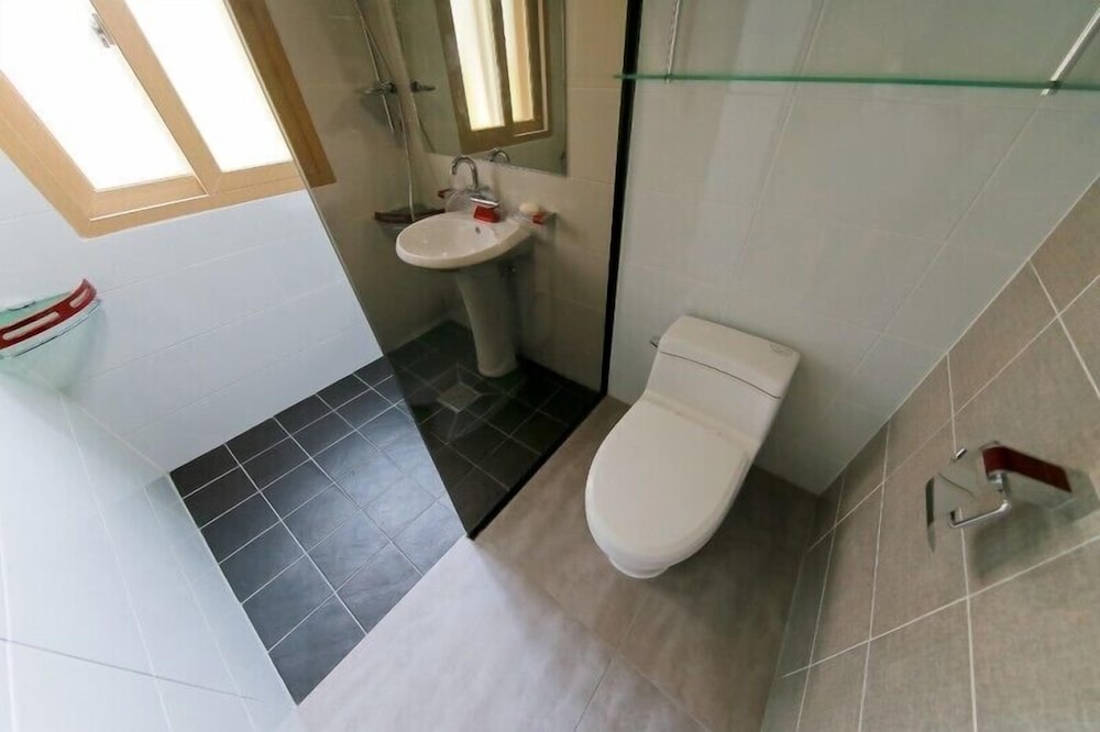House (4) - Photo 10