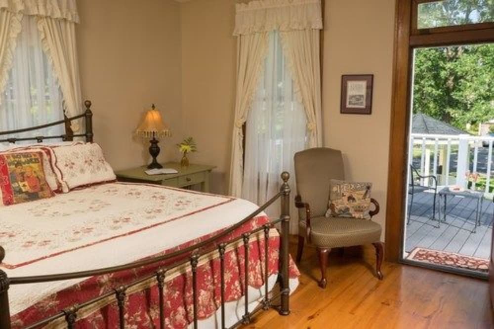 Room (3)
