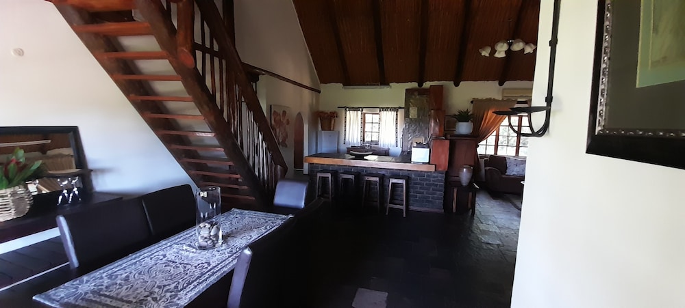Family House - Photo 15