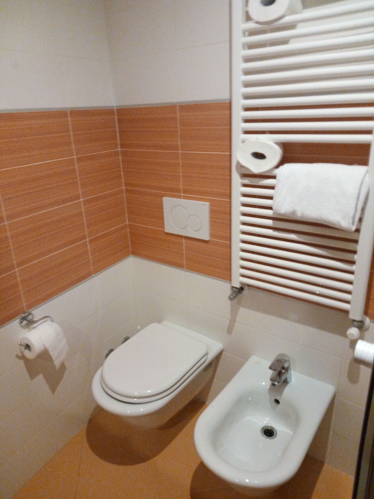 Basic Triple Room photo 2