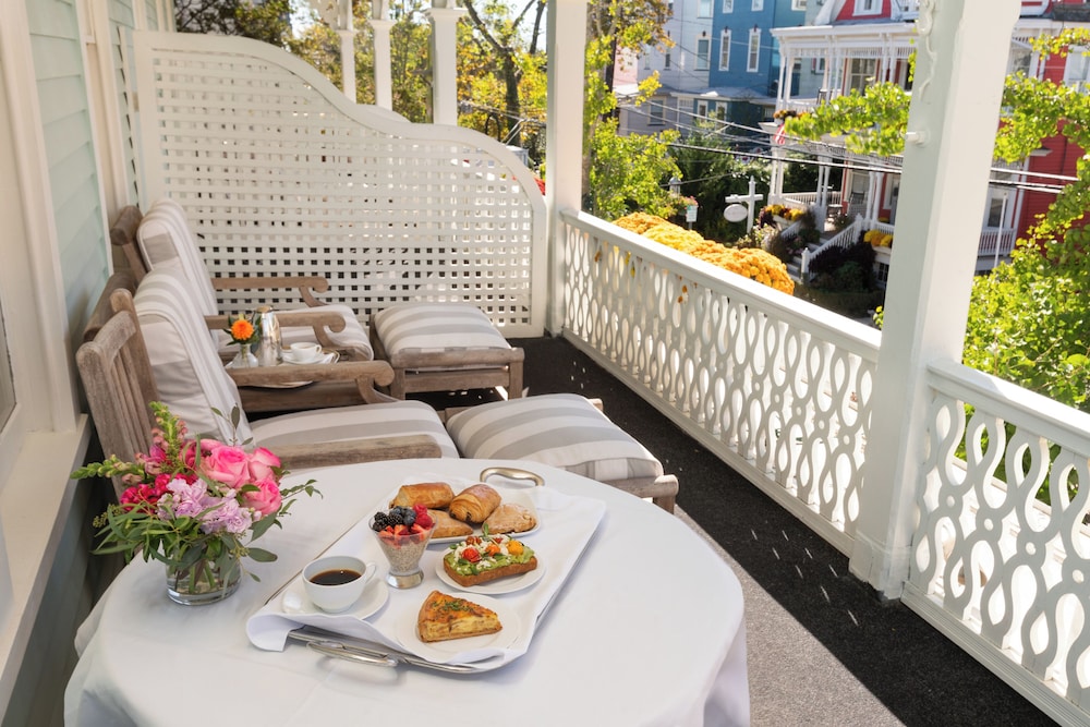 Room, Balcony (Virginia - The Jackson)