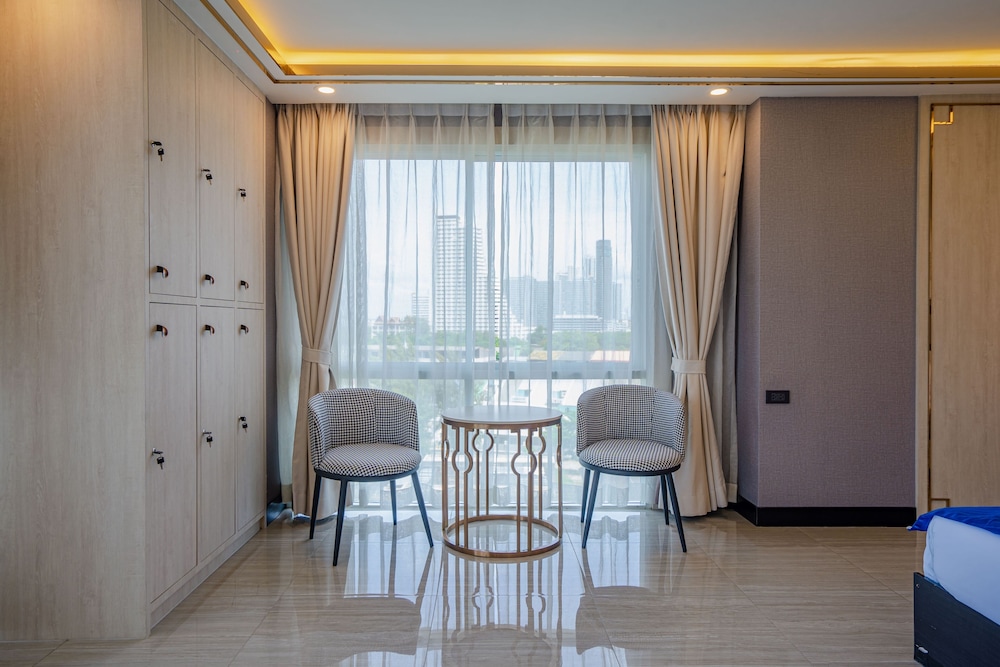 Topstar Private Residence - Photo 3