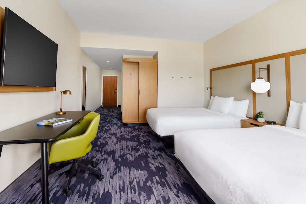 Room, 2 Queen Beds (Mobility Accessible, Tub) - Photo 1