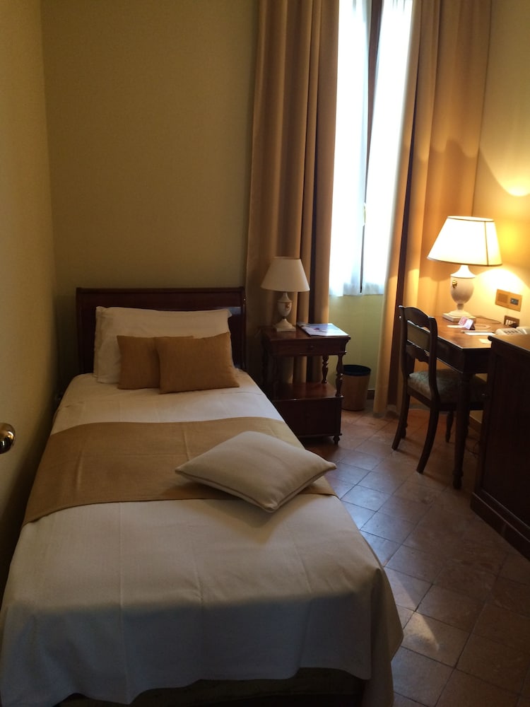 Standard Quadruple Room, 1 Bedroom - Photo 2