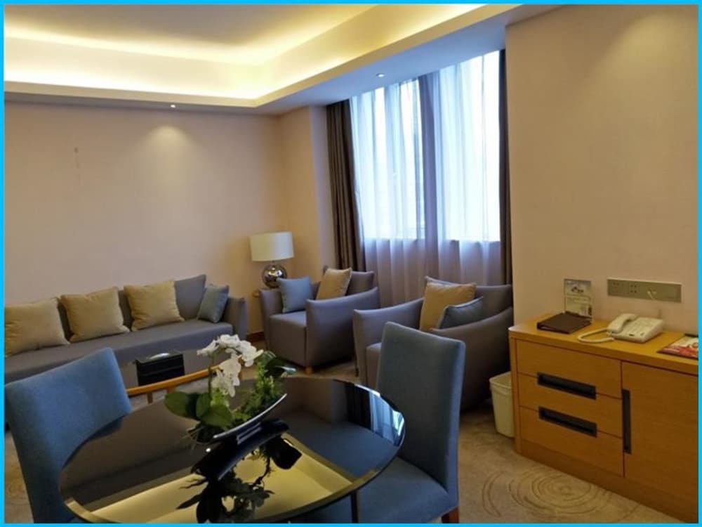 Business big bed room photo 2