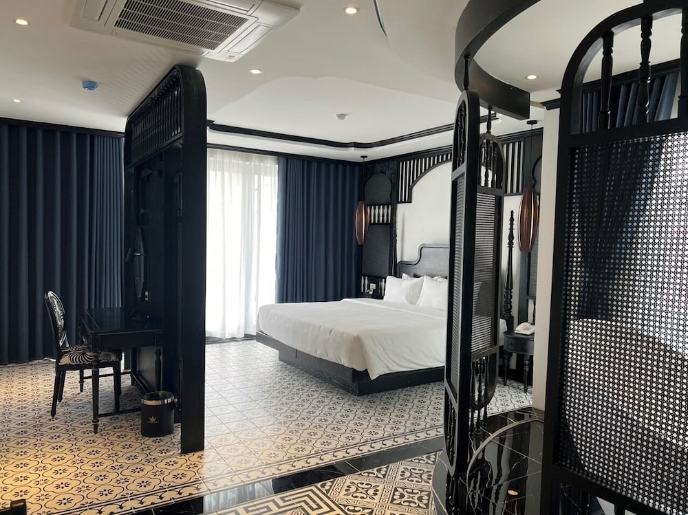 Premier Double Room, 1 Queen Bed, City View
