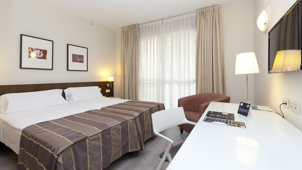 Standard Double Room - Photo 1