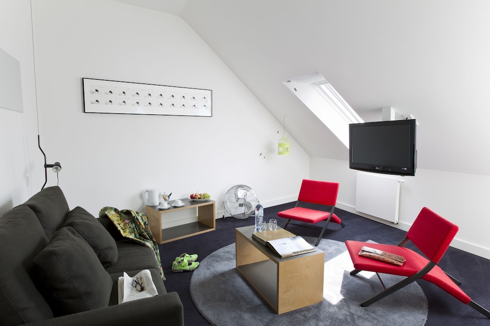Junior Studio Suite