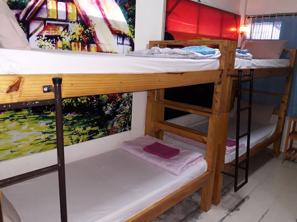 Standard Quadruple Room With Air-Condition