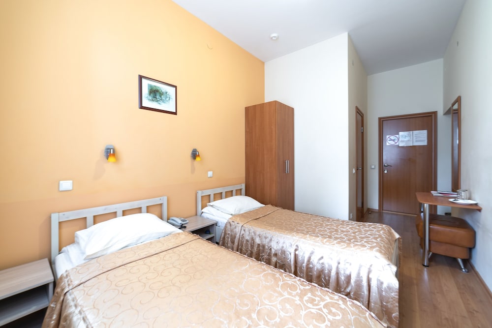 Standard Twin Room photo 3
