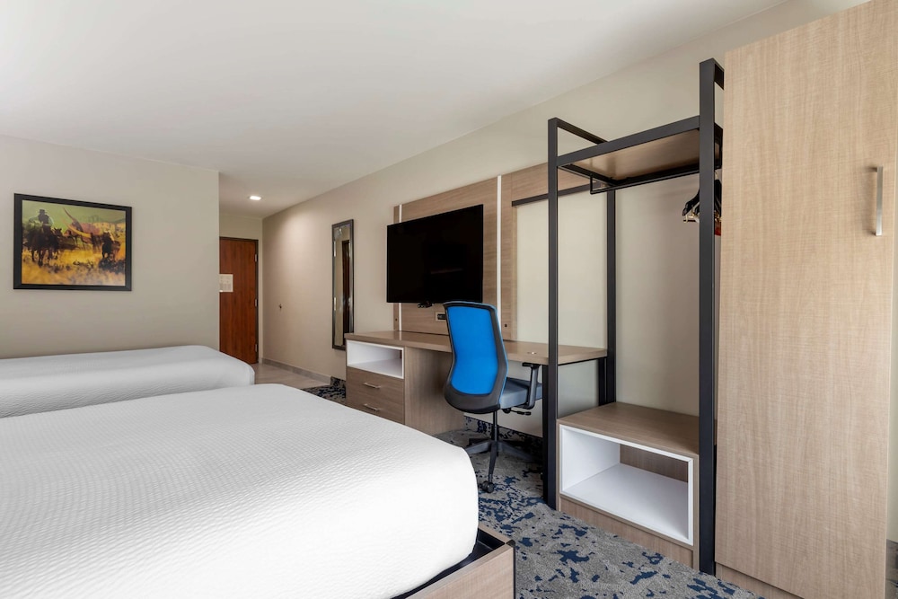 Standard Room, 2 Queen Beds, Non Smoking - Photo 15