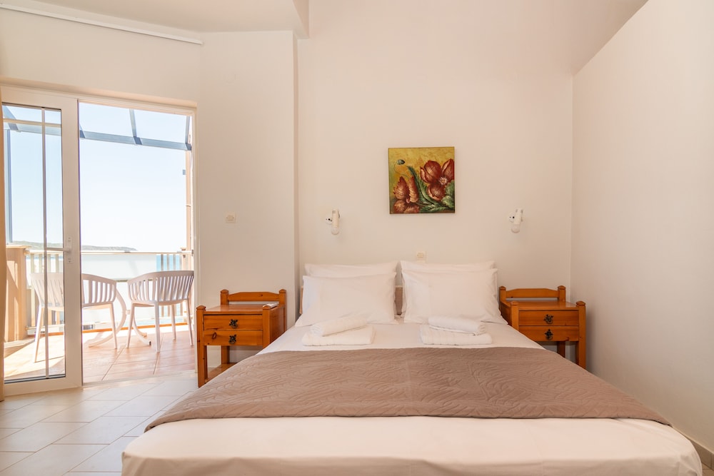 Standard Twin Room, 2 Twin Beds, Non Smoking, Sea View photo 3