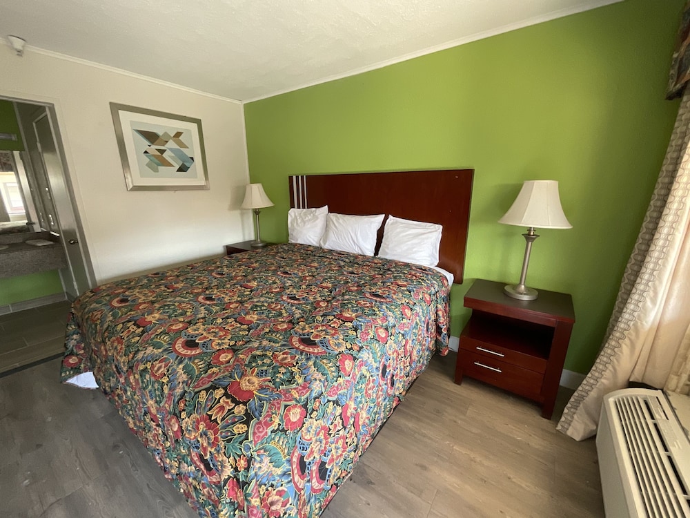 Standard Single Room, Smoking