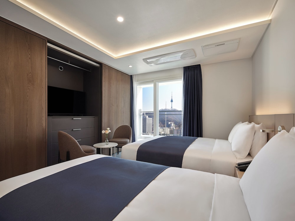 Premier Deluxe Family Twin Accessible Room