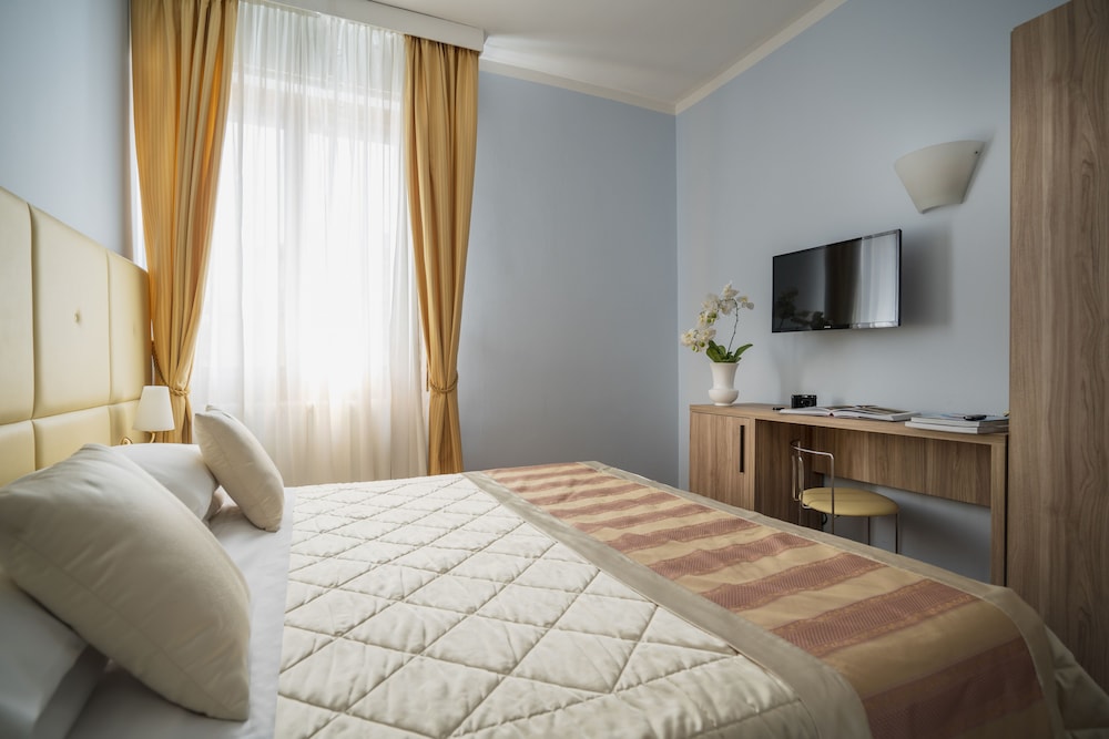 Standard Double Room Single Use photo 2