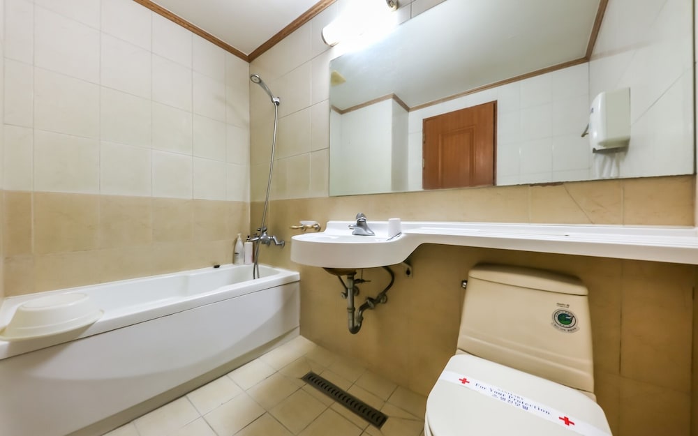 Room (Standard Room) - Photo 5