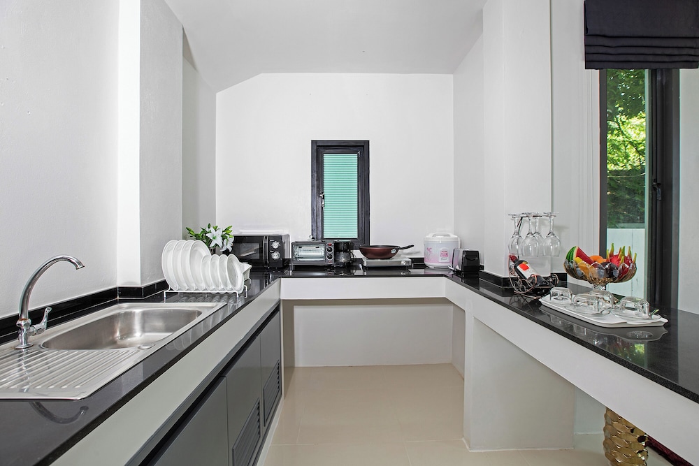2 Bedroom Pool Villa With Seaview photo 3