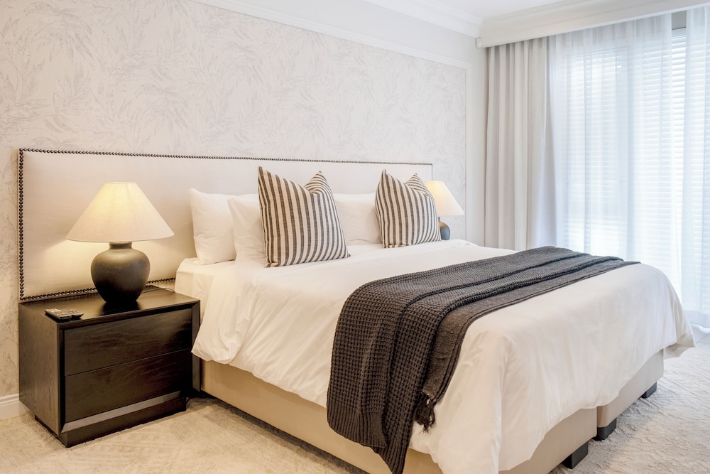 Luxury Apartment photo 3