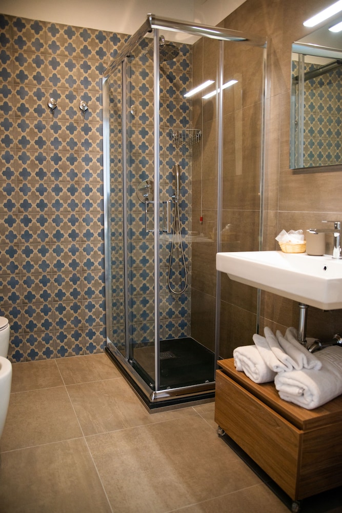 Standard Double or Twin Room photo 3